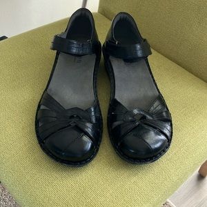 Aravon New Balance black leather shoes 10B